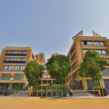Hotel Legacy Ahmedabad Bagian luar foto