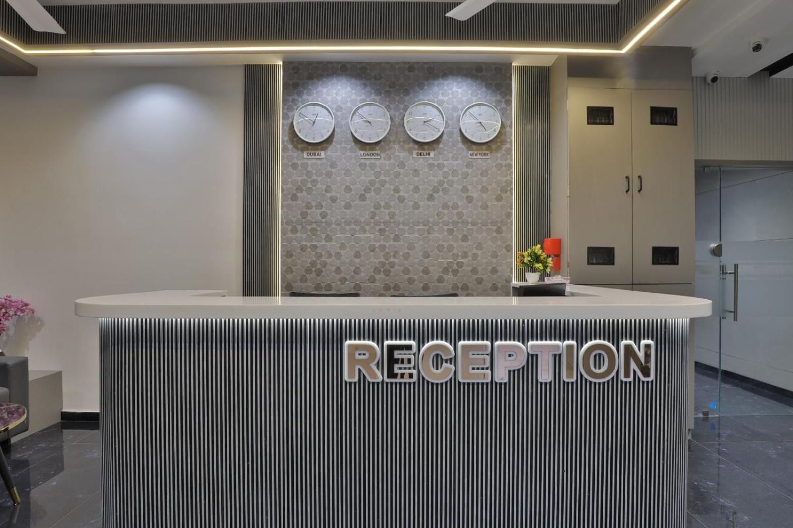 Hotel Legacy Ahmedabad Bagian luar foto