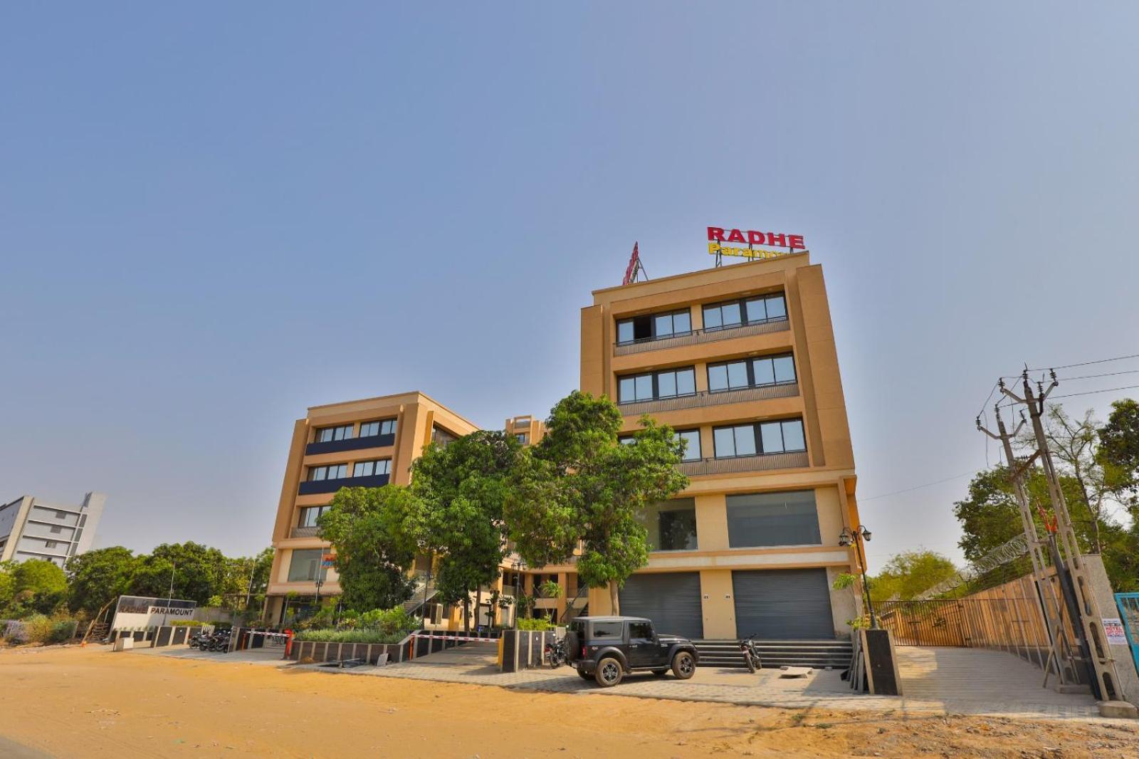 Hotel Legacy Ahmedabad Bagian luar foto