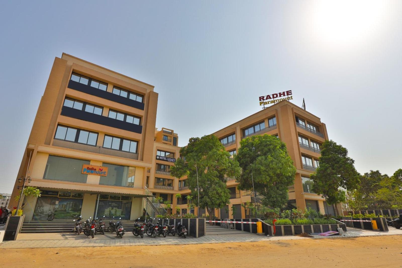 Hotel Legacy Ahmedabad Bagian luar foto
