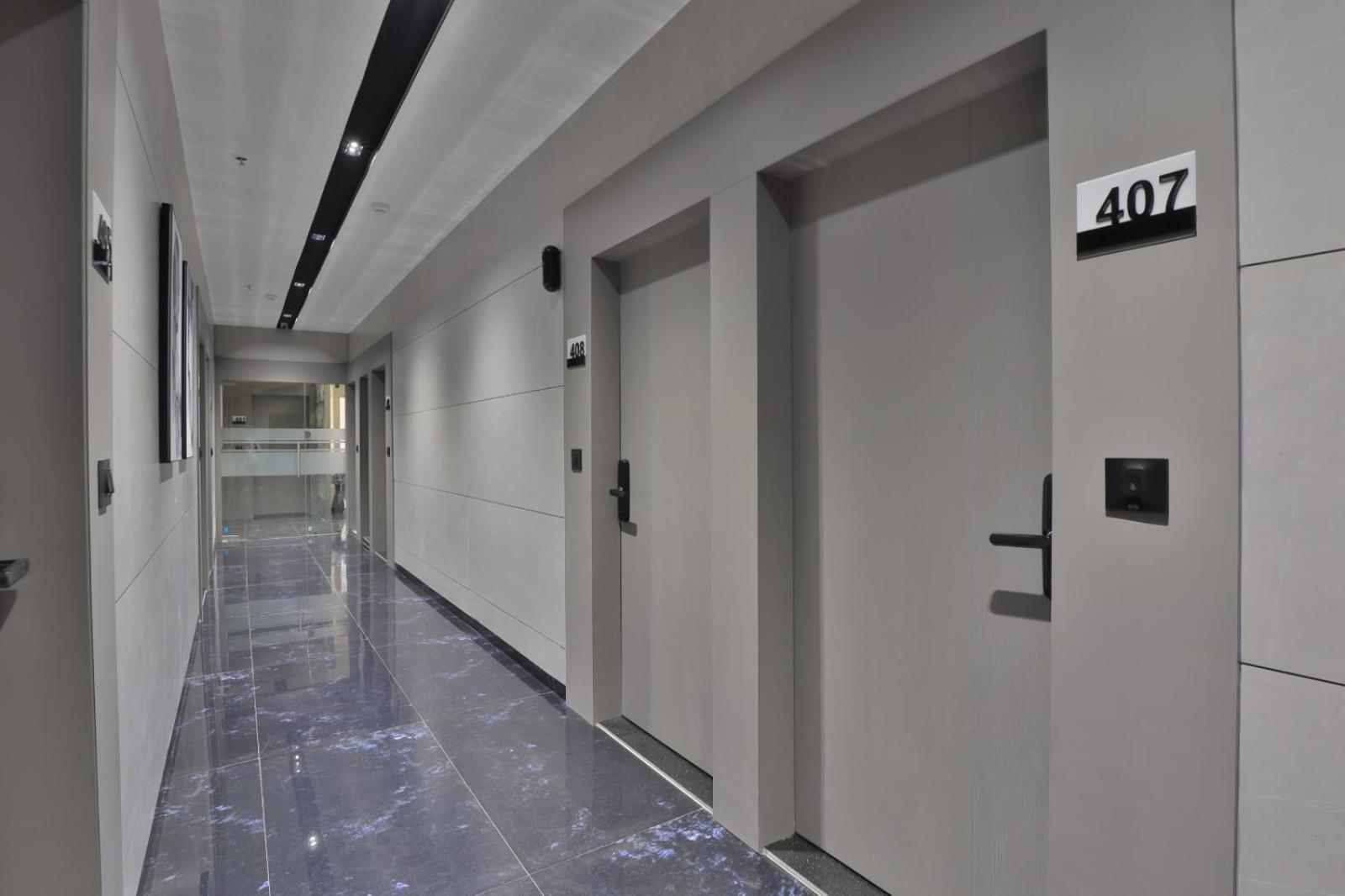 Hotel Legacy Ahmedabad Bagian luar foto