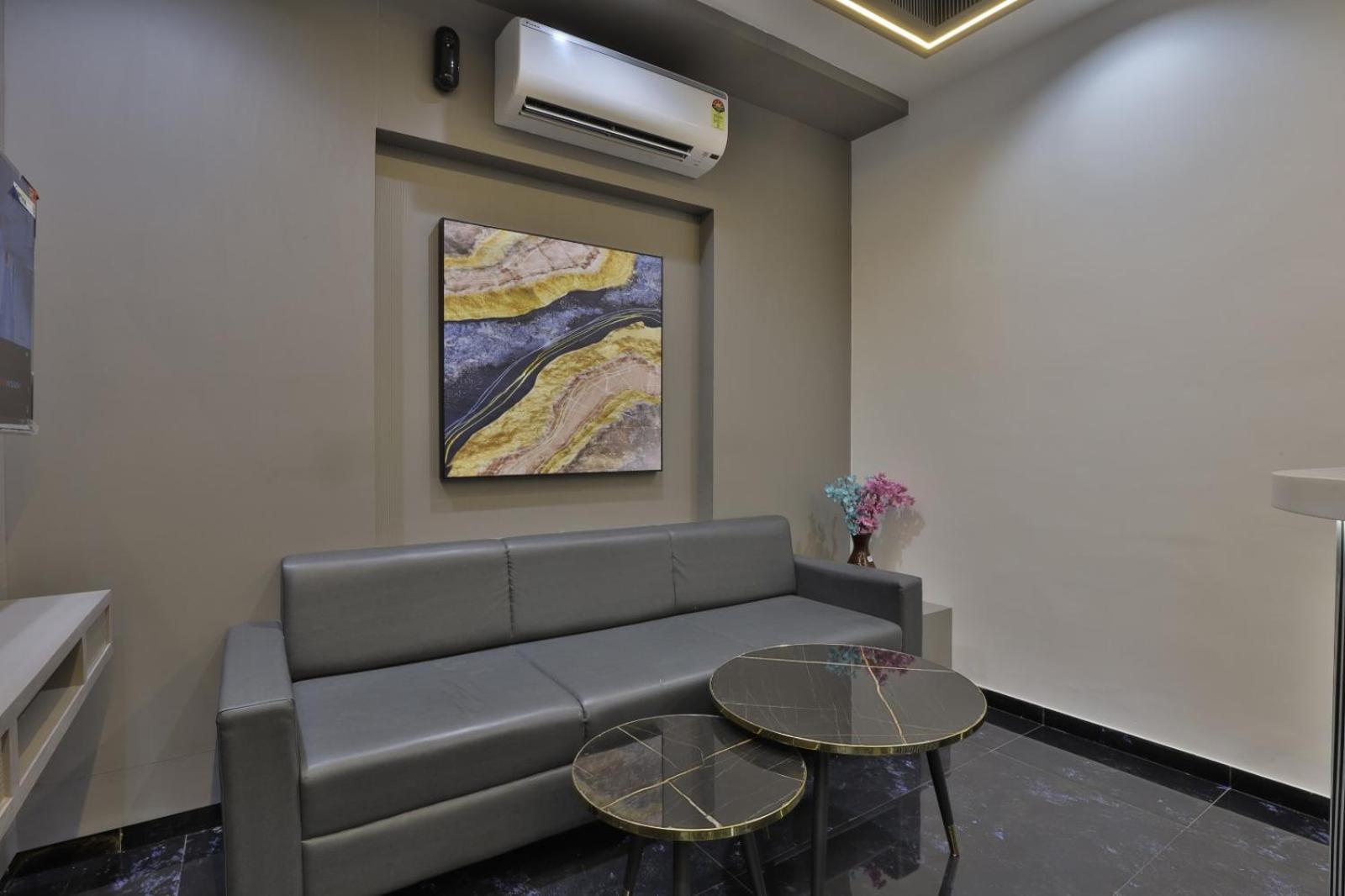 Hotel Legacy Ahmedabad Bagian luar foto