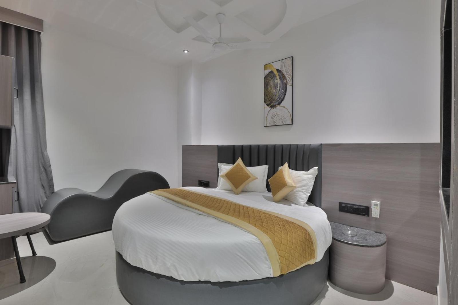 Hotel Legacy Ahmedabad Bagian luar foto